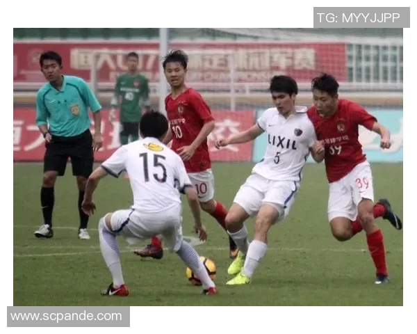 恒大与鹿岛的精彩对决日本解说全程回顾与分析